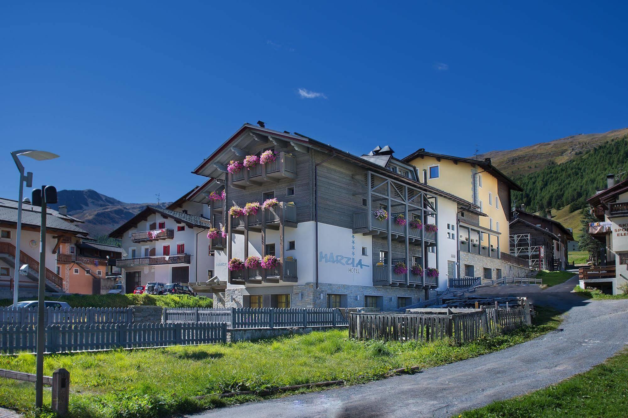 Hotel Marzia Livigno Kültér fotó
