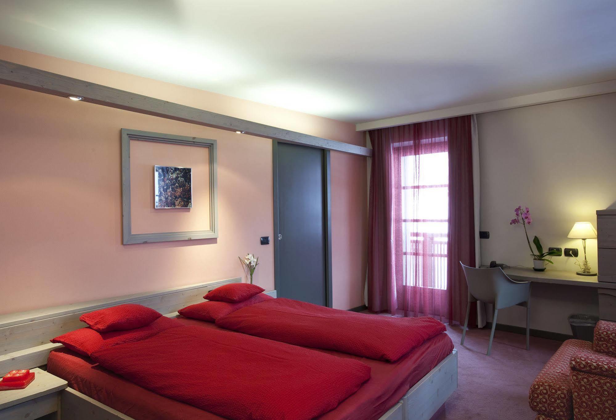 Hotel Marzia Livigno Kültér fotó