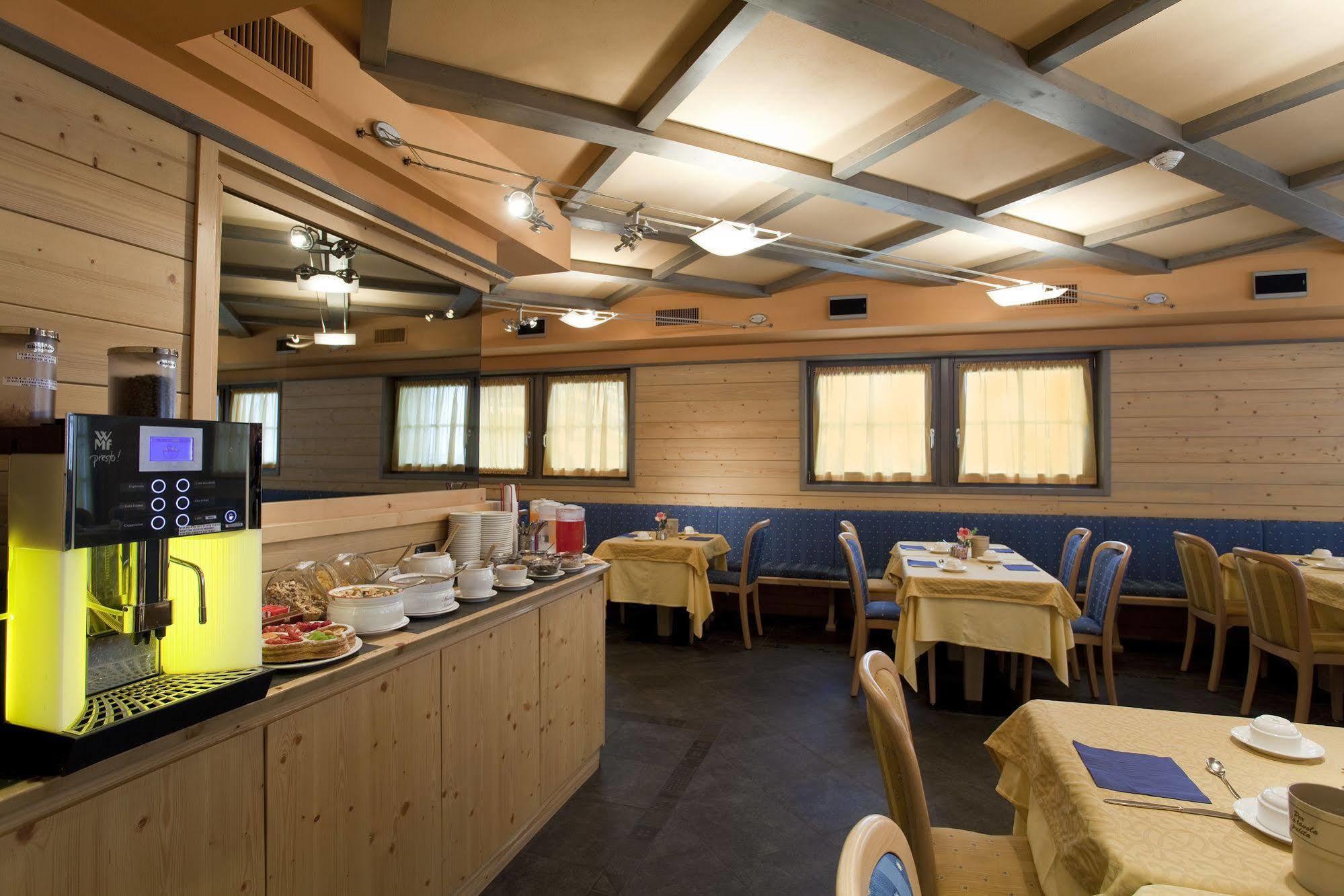 Hotel Marzia Livigno Kültér fotó