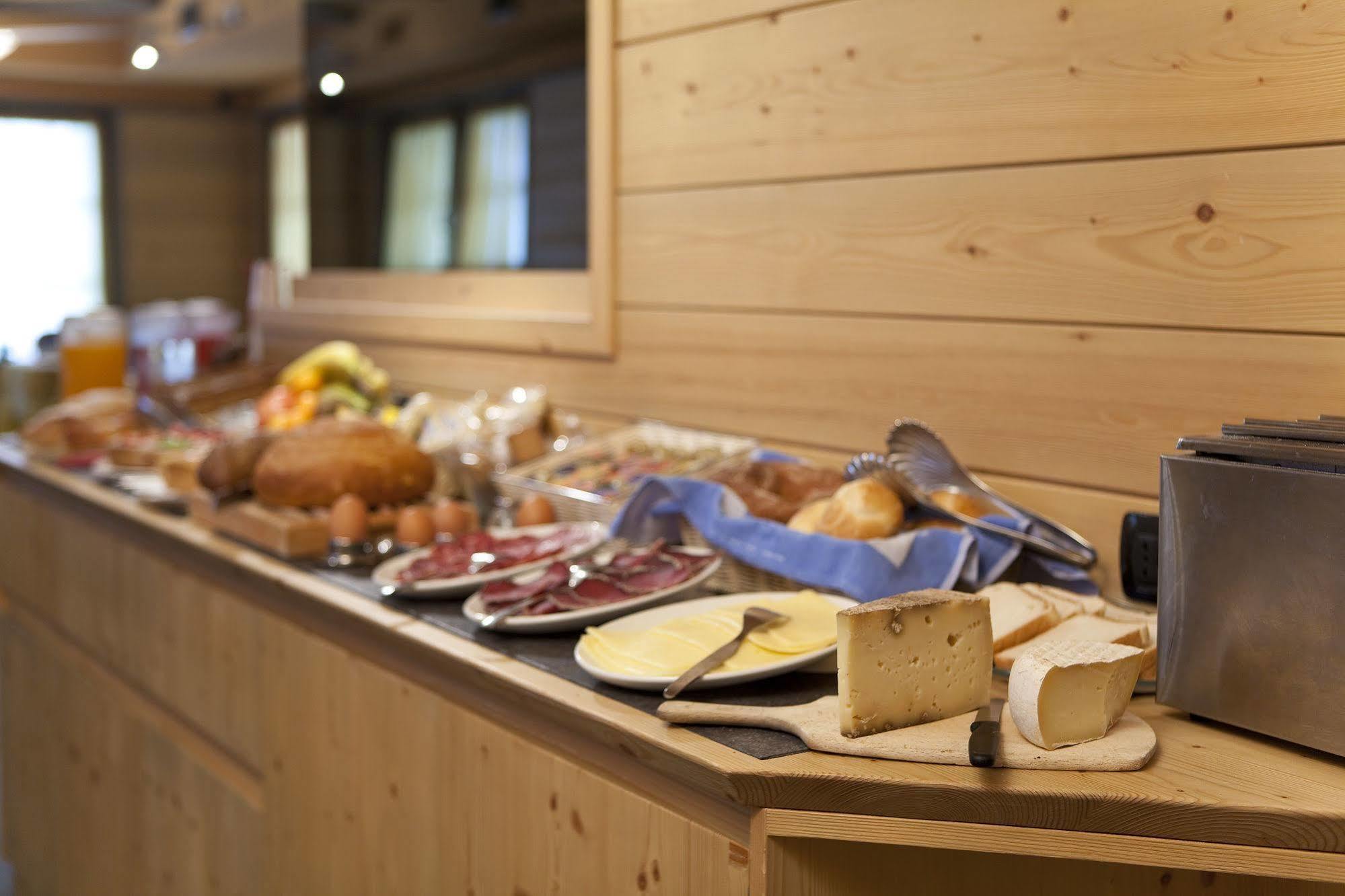 Hotel Marzia Livigno Kültér fotó